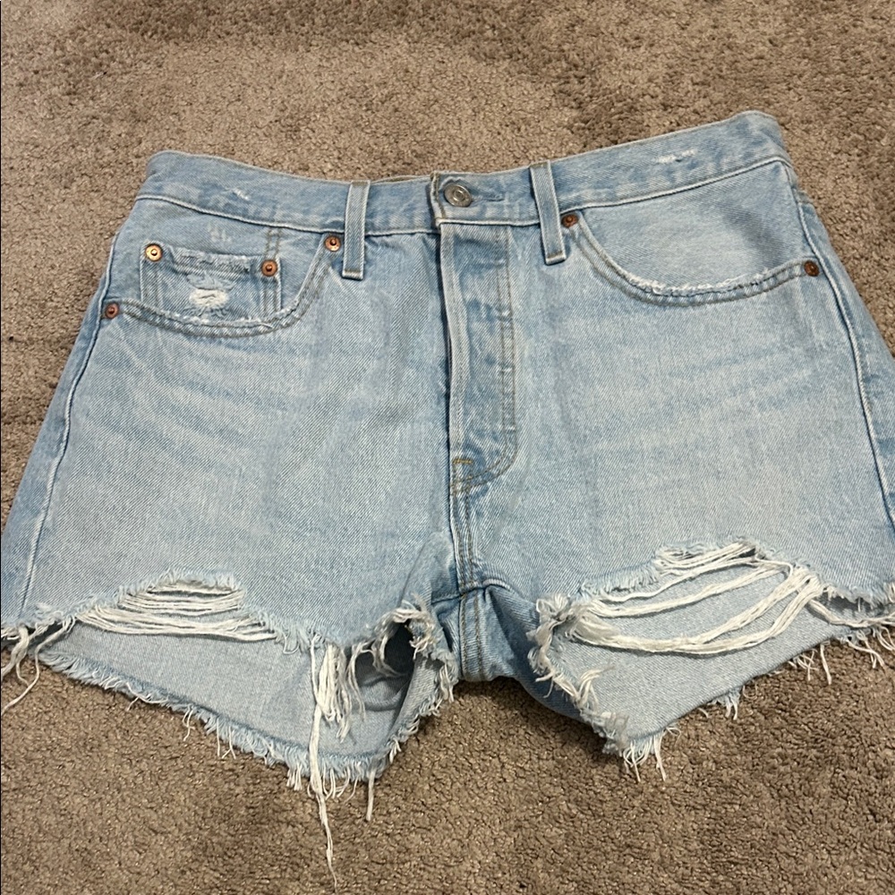 Levi’s 501 Light Wash Jean Shorts Size 28